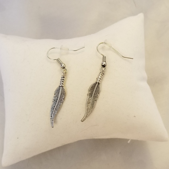 Jewelry - NWT Feather Dangle Pewter SLP Pierced Earrings 1"